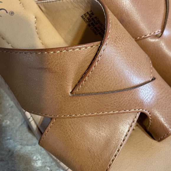 BOC Size 7  Brown Wedge Sandals - Picture 8 of 10